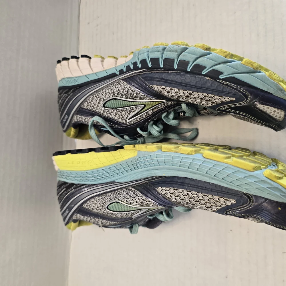 Brooks Gray and Yellow‎ Athletic Shoes with Breathable Mesh and Modern Design